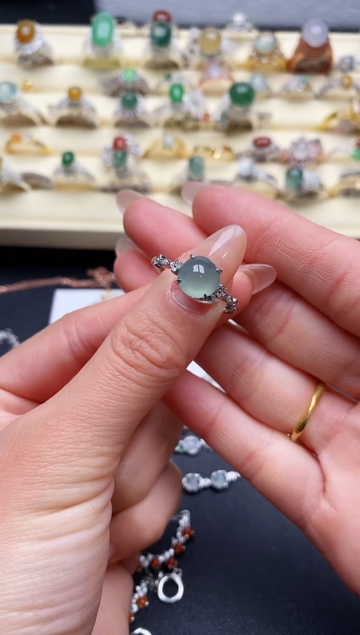 【闪购商品】翡翠戒指银S925镶嵌666666+5