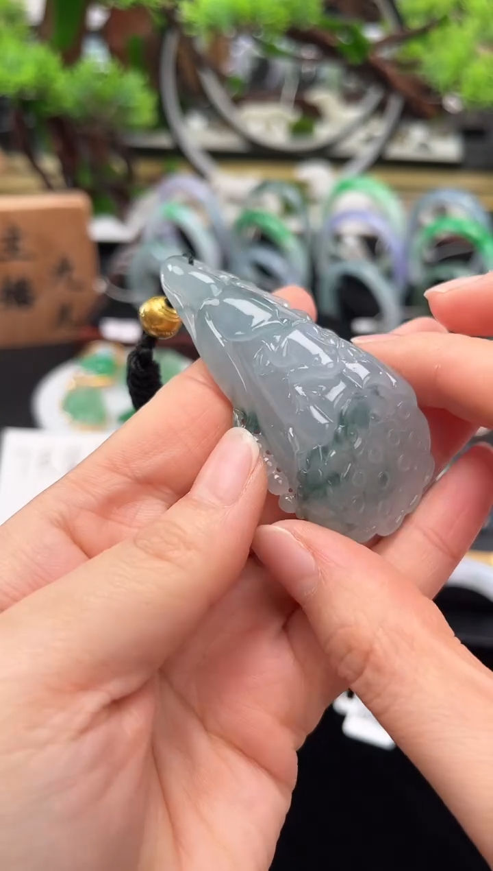 颈饰未镶嵌翡翠吊坠