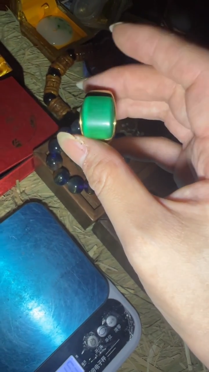 翡翠戒指18K金镶嵌闪购高端商品链接