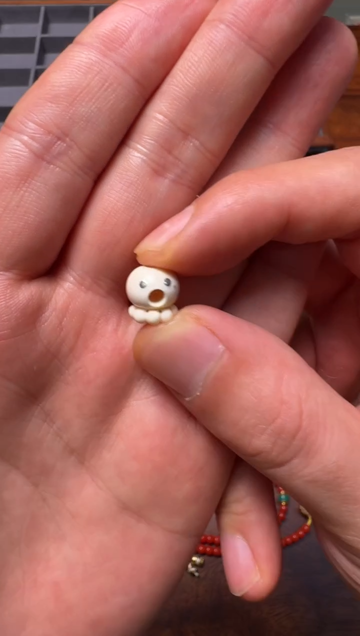 把件猛犸象牙雕刻吐墨小章鱼尾束配饰