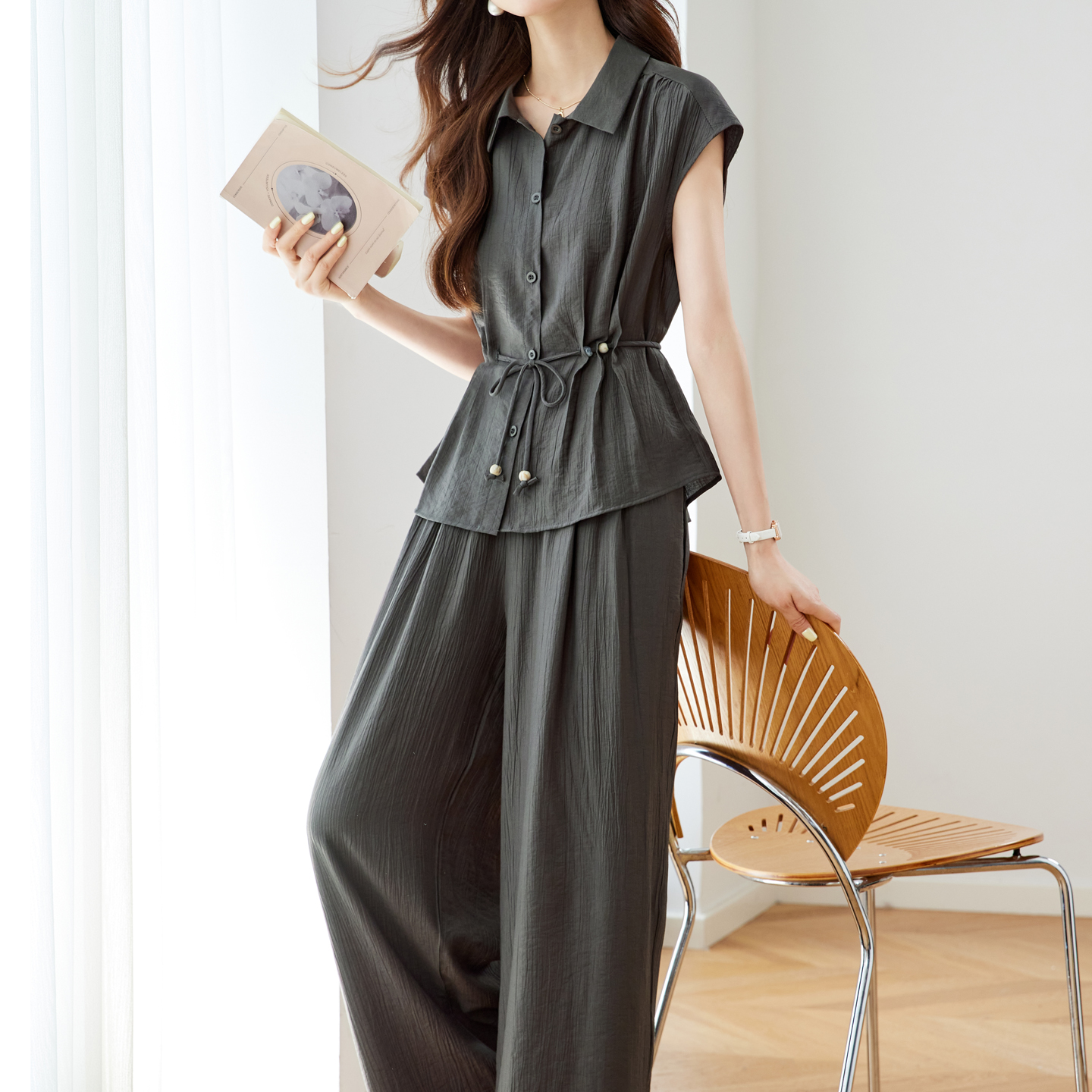 老钱风时尚套装女夏季2025新款休闲气质短袖收腰衬衫阔腿裤两件套