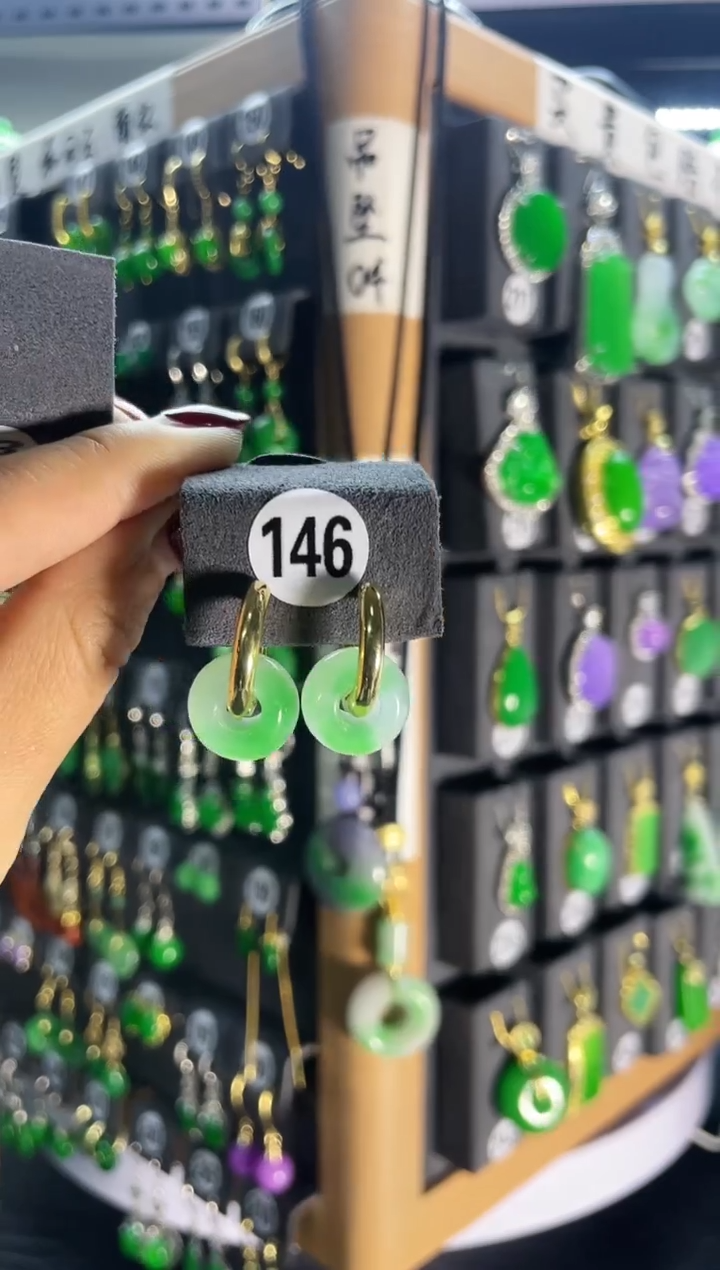 【闪购商品】翡翠耳饰银S925镶嵌146...