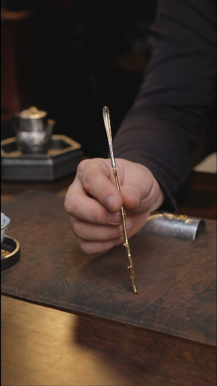 足银头黄铜柄茶拨