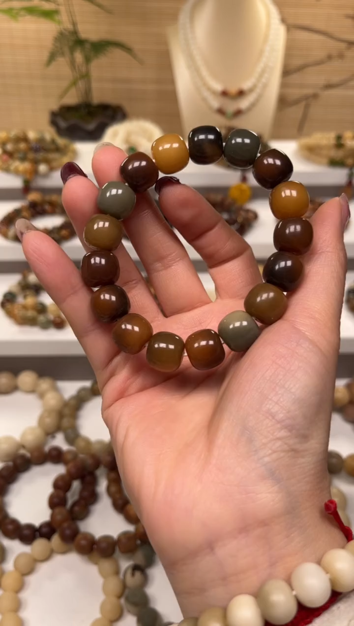 【闪购商品】白玉菩提手串卡13花皮手串