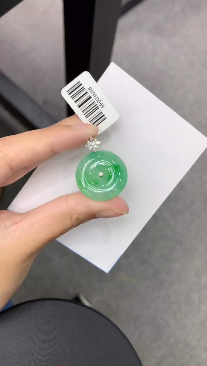 【闪购商品】翡翠颈饰18K金镶嵌111111111111