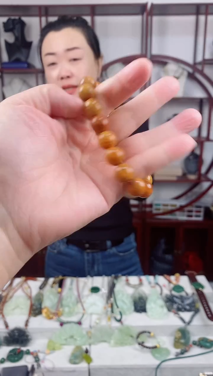 未镶嵌岫玉颈饰卡12