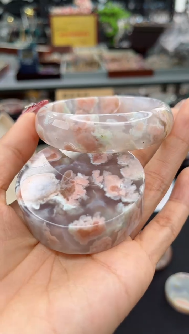 【闪购商品】石英质玉手镯未镶嵌57圈口（赠品镯心）5S8360821