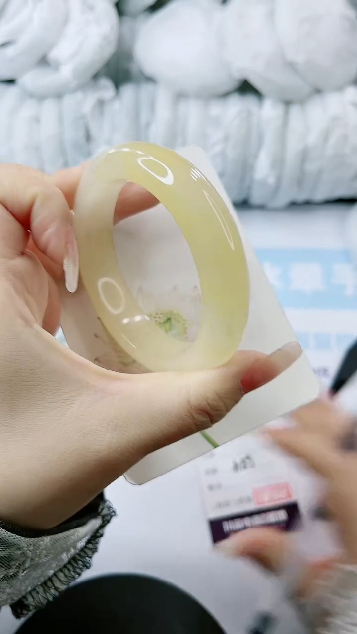 【闪购商品】石英质玉手镯未镶嵌多样性发货A89-