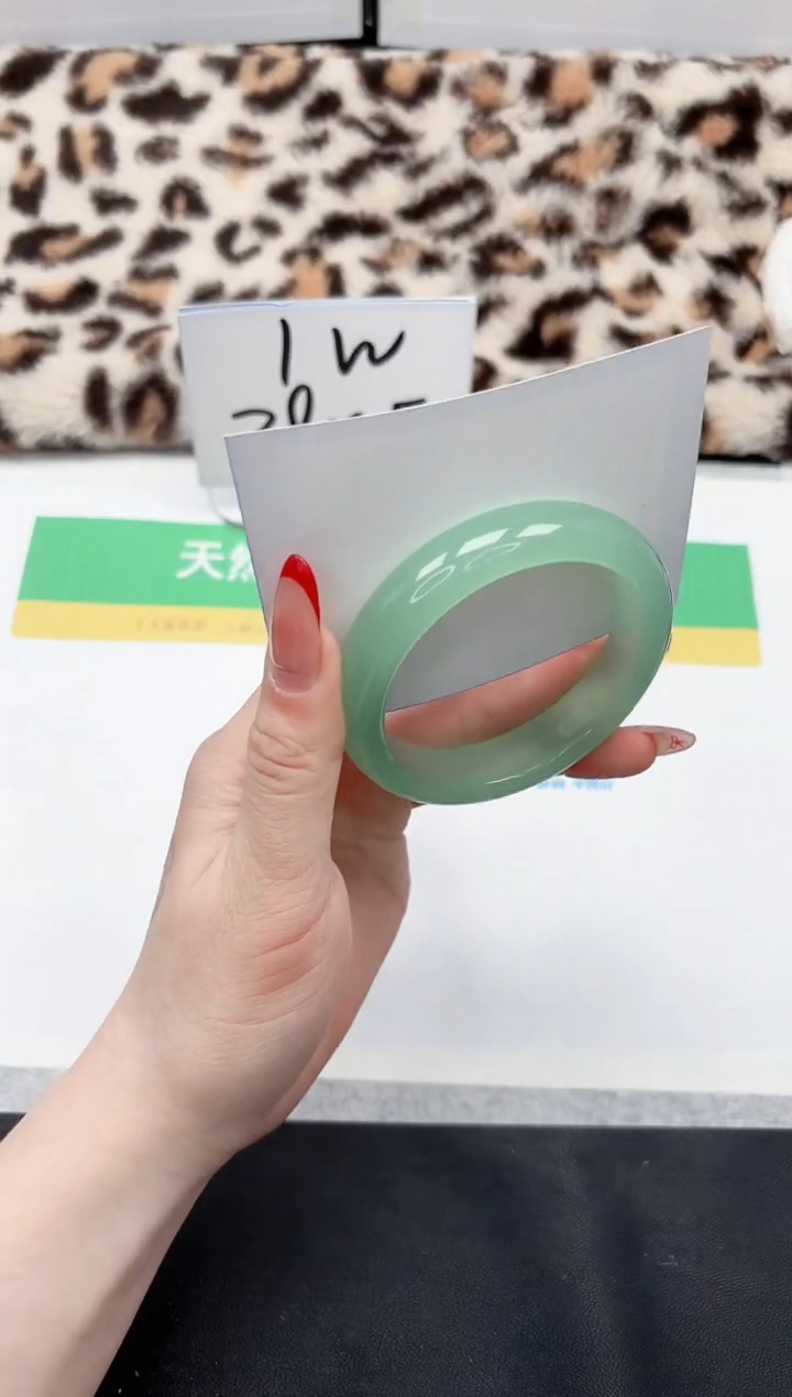 【闪购商品】石英质玉手镯未镶嵌48-54