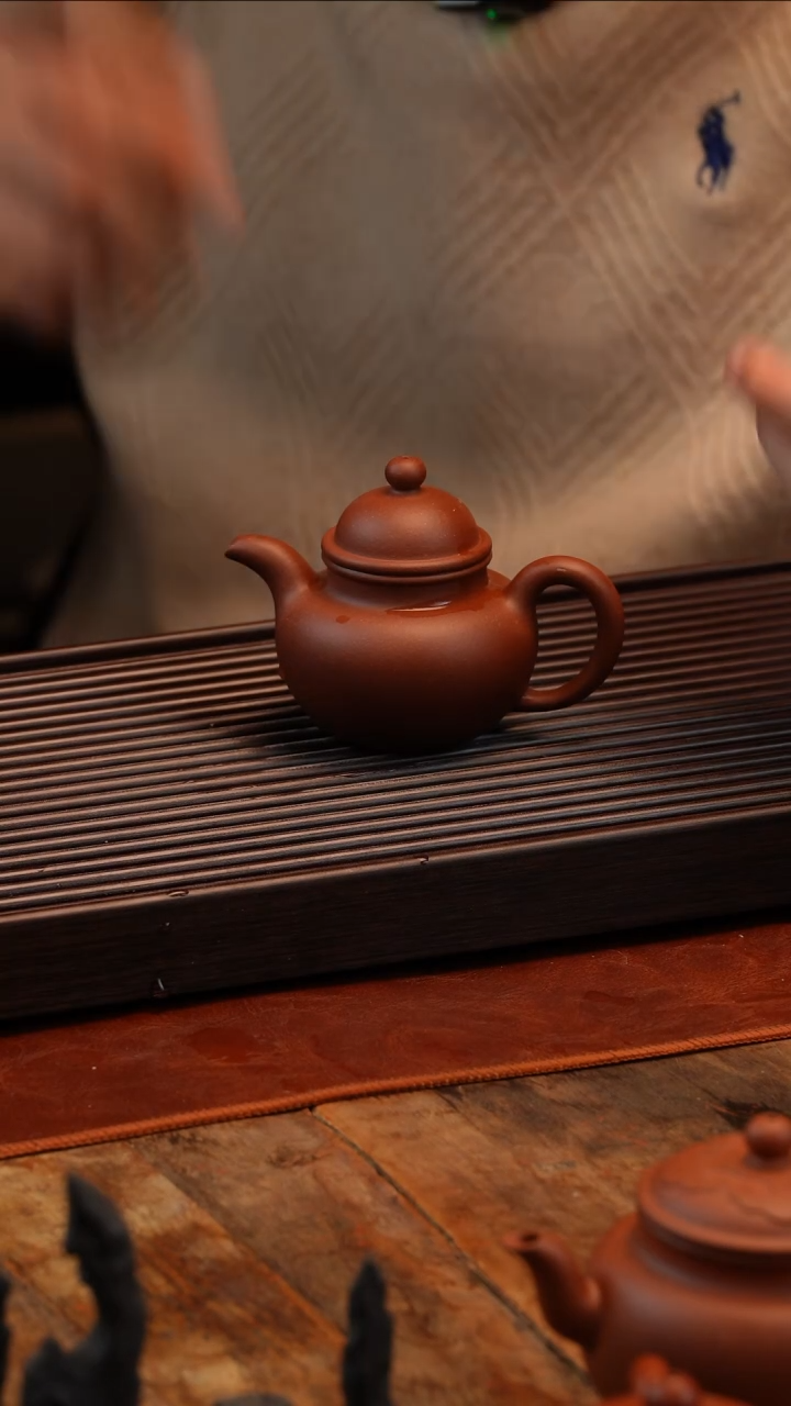 【闪购商品】紫砂茶壶寿珍掇球红