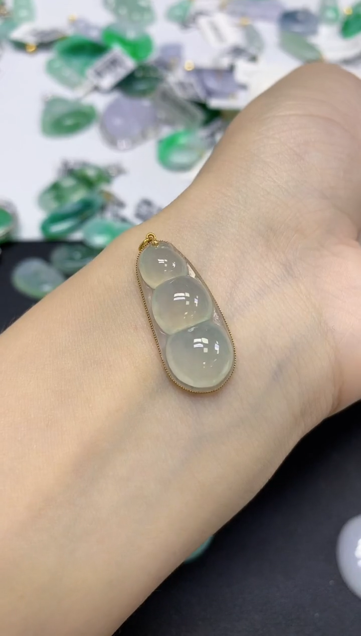 颈饰18K金镶嵌翡翠天然缅甸翡翠A货百元以上9元证书费自理