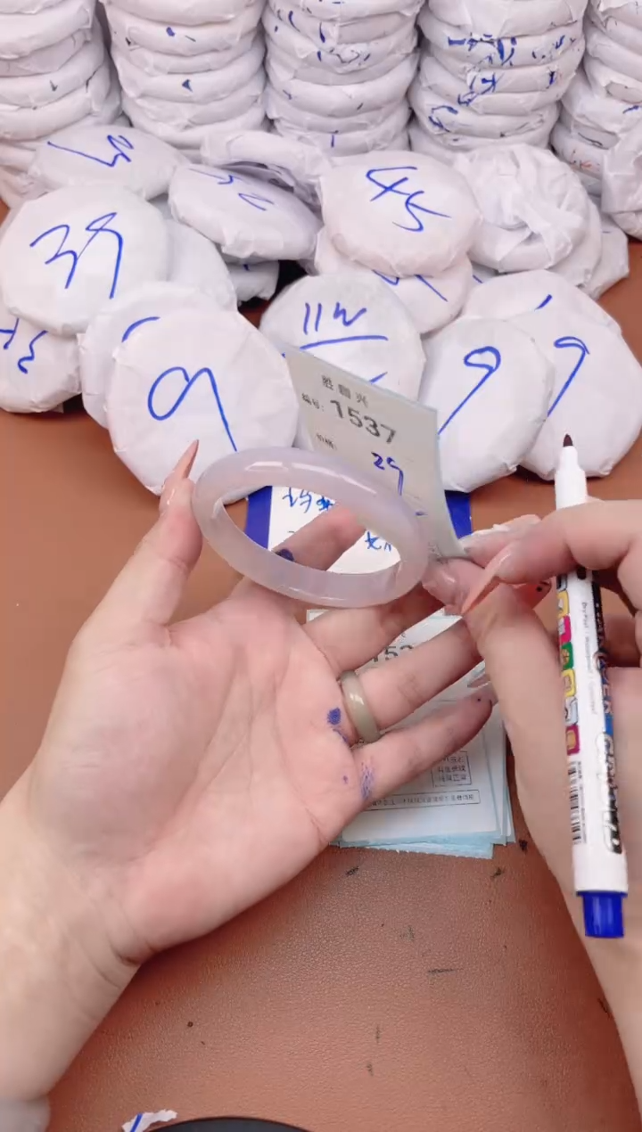 【闪购商品】玛瑙/玉髓手镯未镶嵌1537