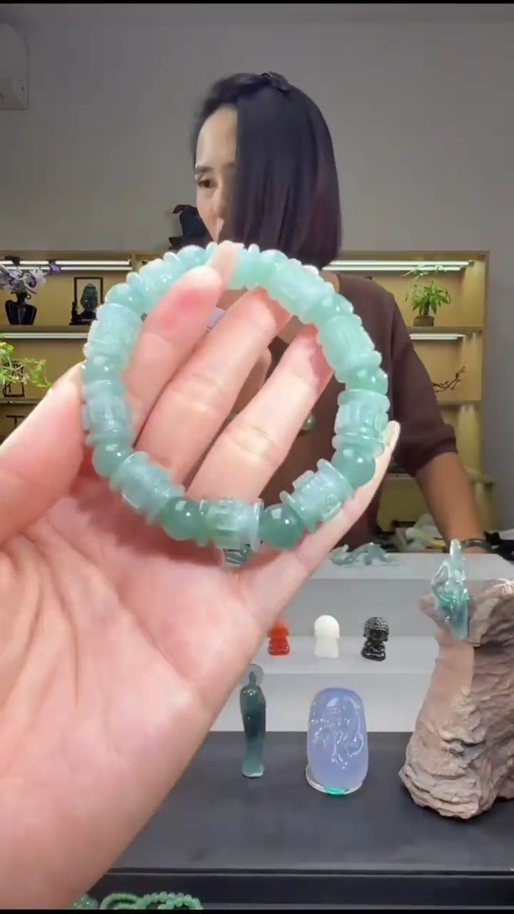 未镶嵌手串翡翠手串（多样性发其一）