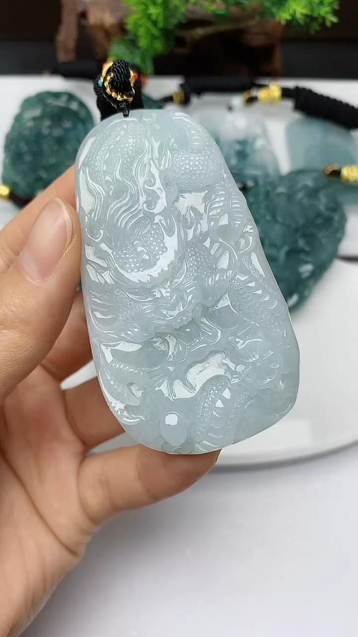 【闪购商品】翡翠颈饰未镶嵌