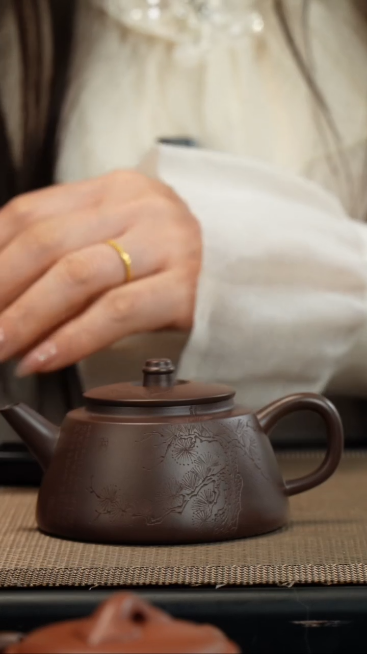 【闪购商品】紫砂茶壶老紫泥松峰