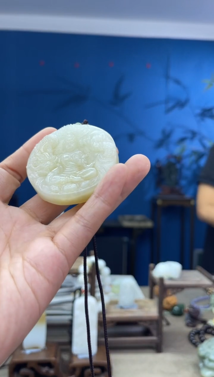 和田玉未镶嵌颈饰1