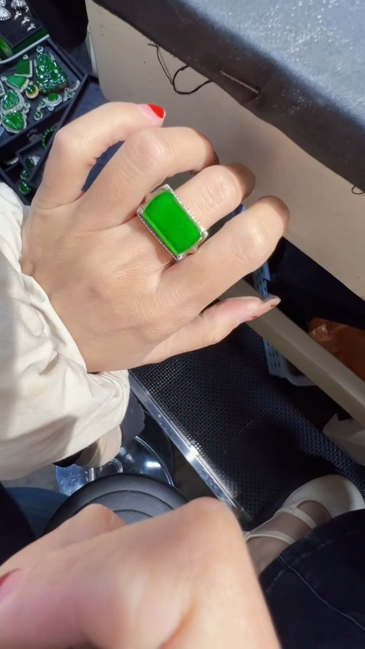 【闪购商品】定制翡翠未镶嵌戒指商品多样性发货1