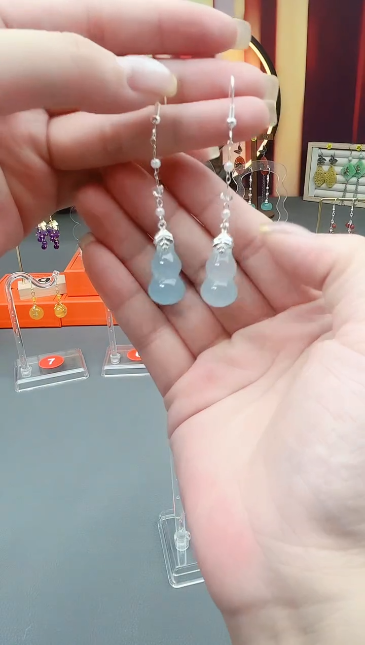 未镶嵌石英质玉（天山翠）耳钉535