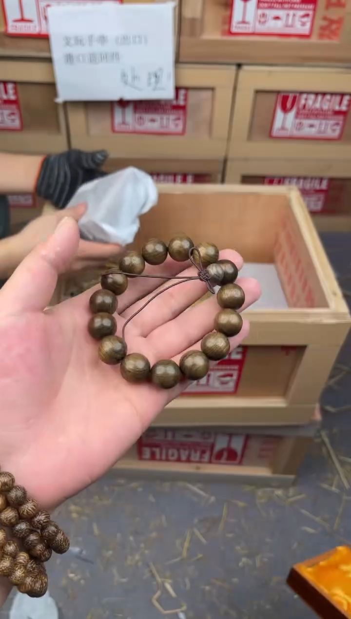 无礼盒精美手串（）