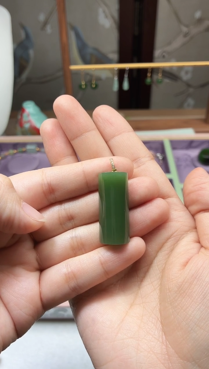 吊坠(不含链)18K金镶嵌和田玉（碧玉）无事柱吊坠