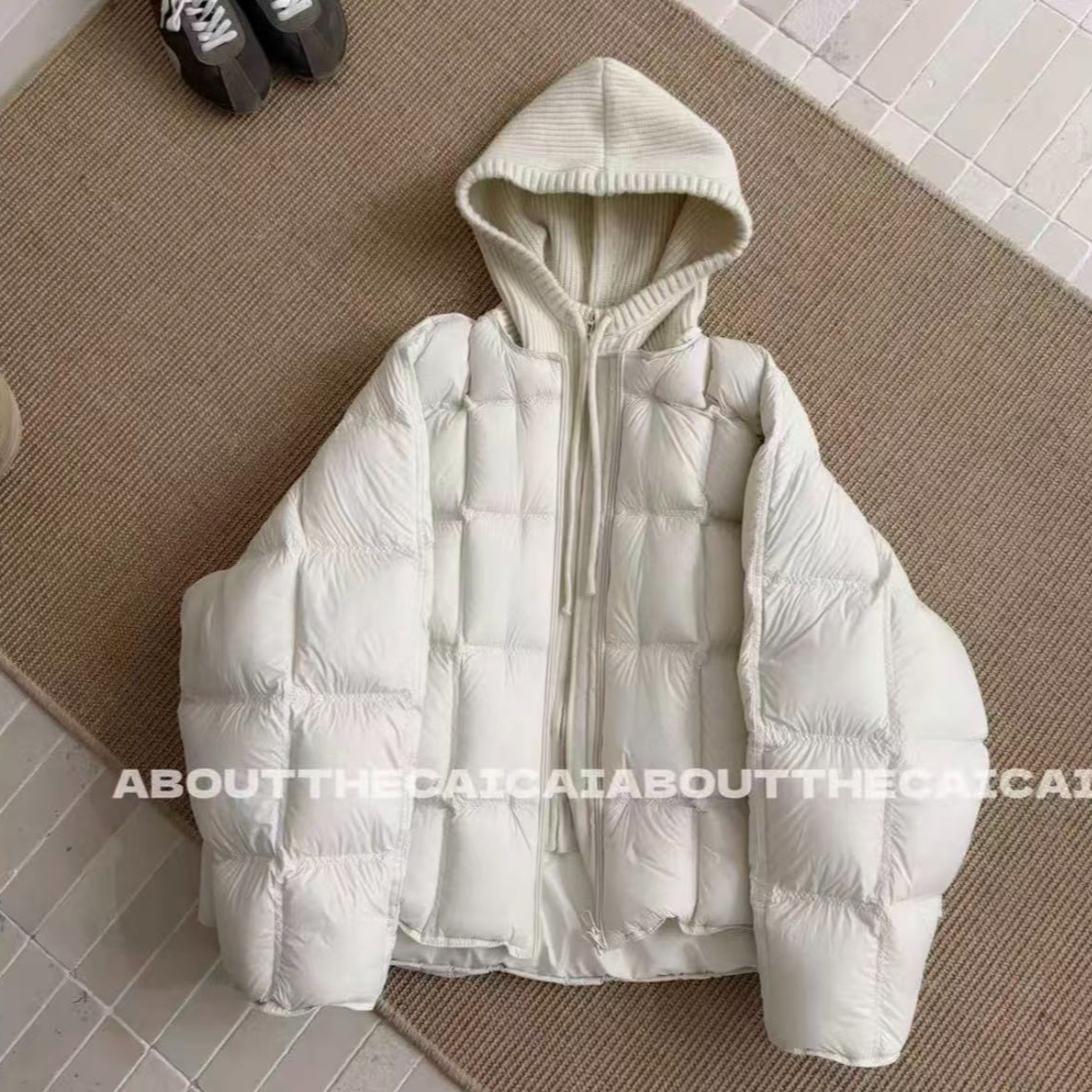 2025冬季新款时尚气质云朵泡芙连帽长袖假两件棉服外套女