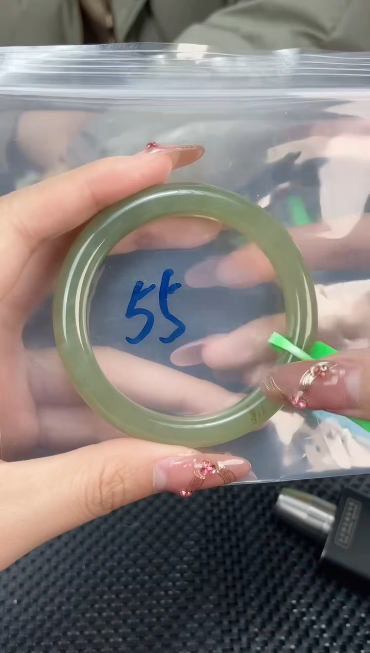 【闪购商品】和田玉手镯未镶嵌手镯