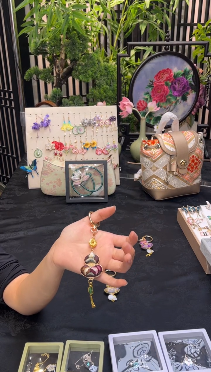 织绣C***苏非遗苏绣手工饰品
