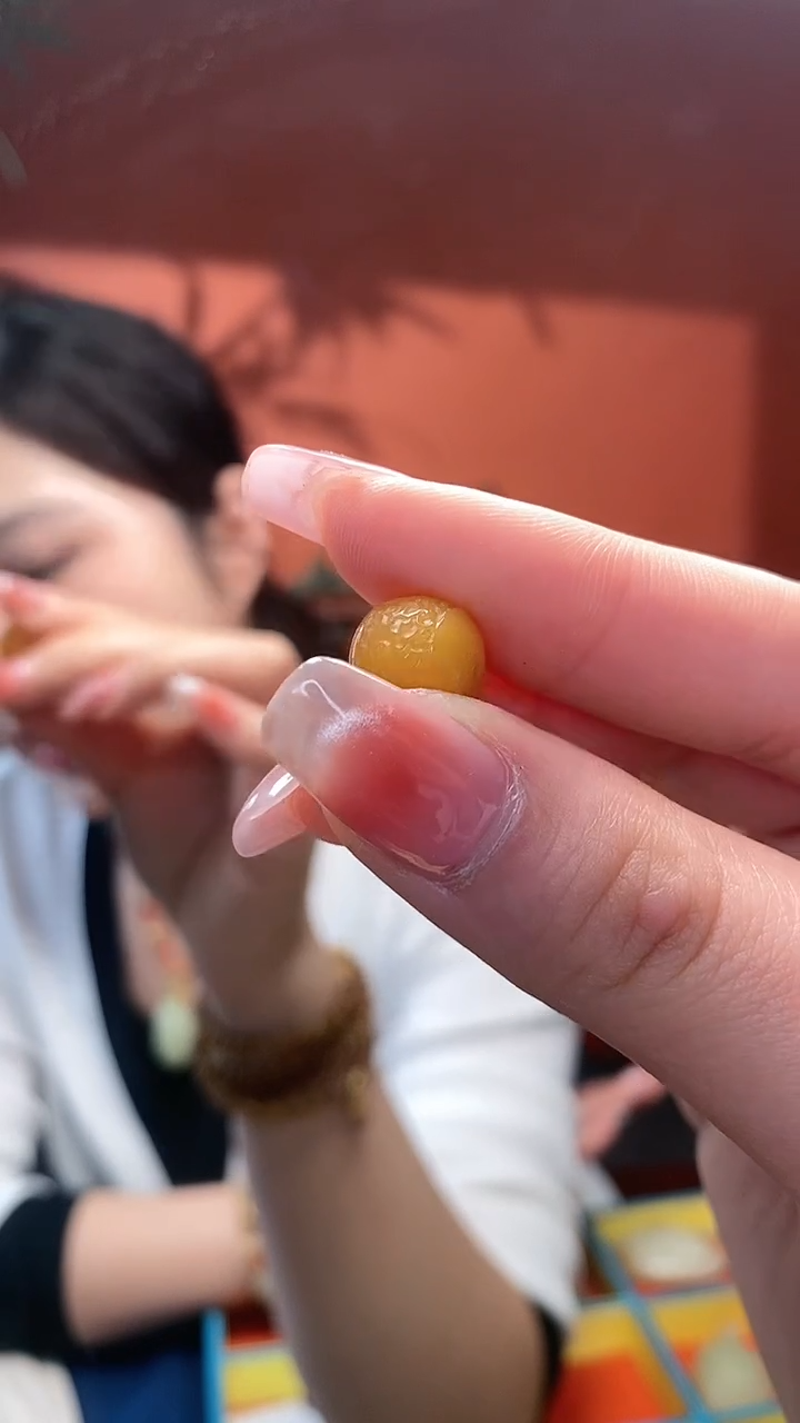 【闪购商品】石英质玉颈饰未镶嵌龙珠多样发发一件