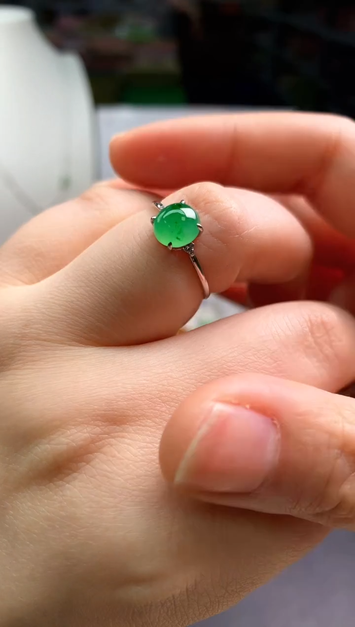 【闪购商品】翡翠吊坠(不含链)18K金镶嵌翡翠蛋面戒指|不退不换