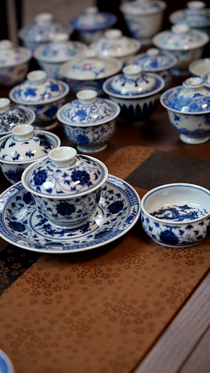 【闪购商品】130缠枝花卉盖碗3件套11111