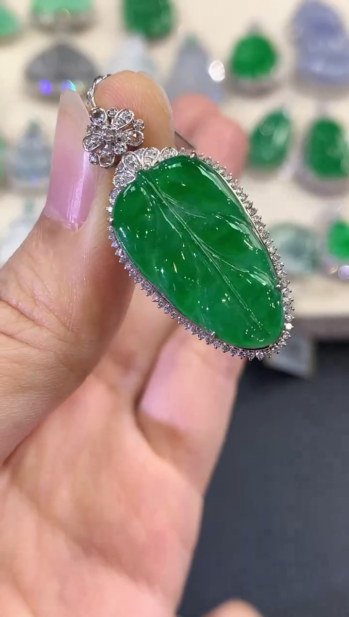 【闪购商品】翡翠吊坠(不含链)18K金镶嵌C70多样性一件发货