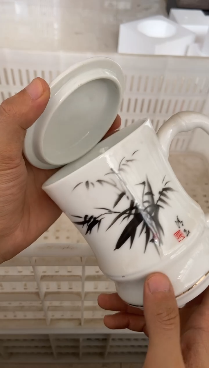 无运费险有瑕疵的摄影的产品有使用过的痕迹有点脏介意勿拍