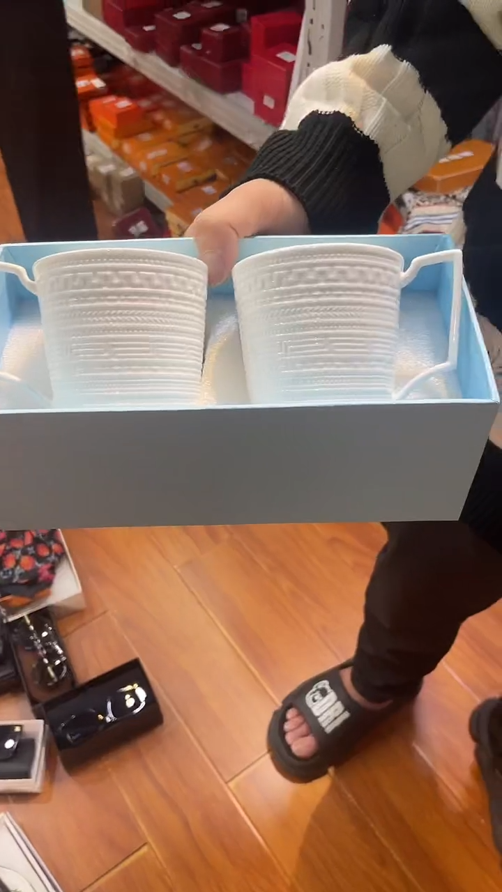 杯鸿辉家品牌瓷器，京东包邮！