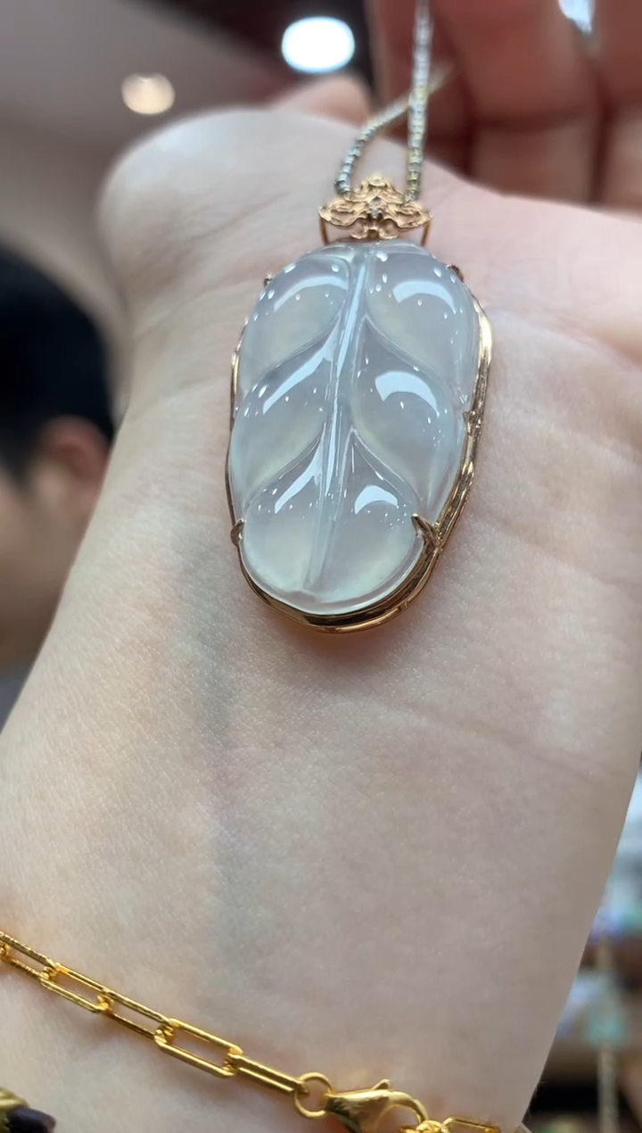 【闪购商品】翡翠吊坠(不含链)18K金镶嵌叶子