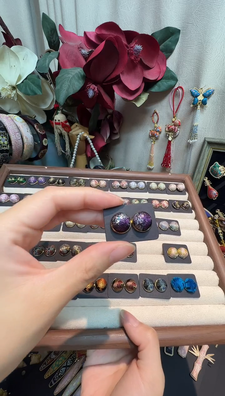 紫***竹【孤品车12,28】锦云间北冥有鱼紫色12毫米耳钉