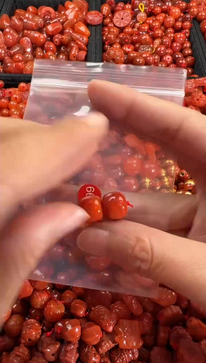 【闪购商品】南红玛瑙颈饰未镶嵌1