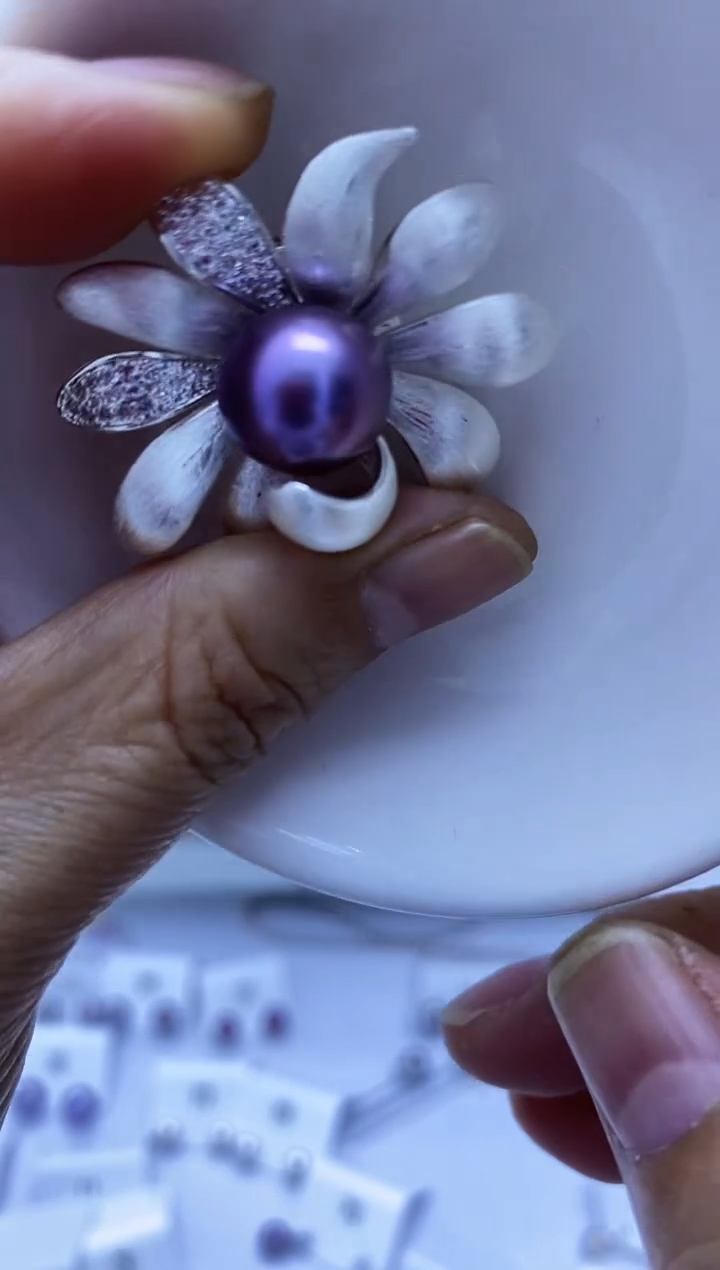 合金胸饰淡水珍珠胸针