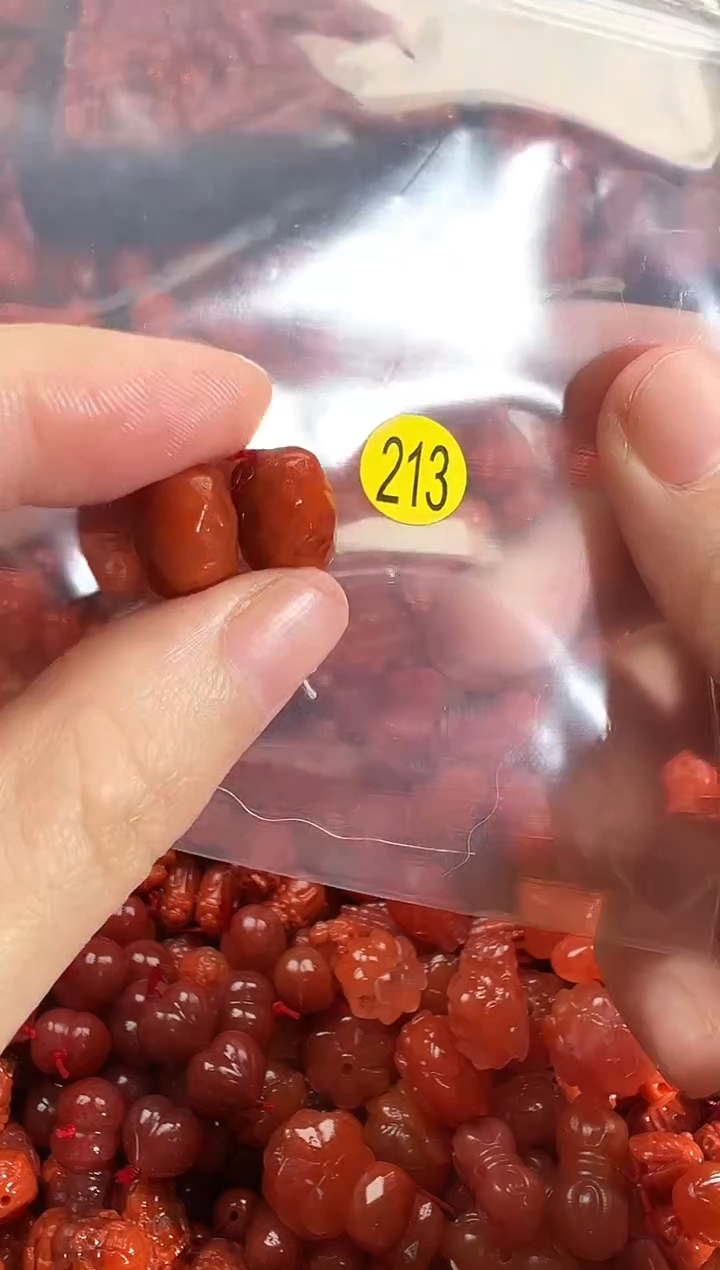 颈饰未镶嵌南红玛瑙1