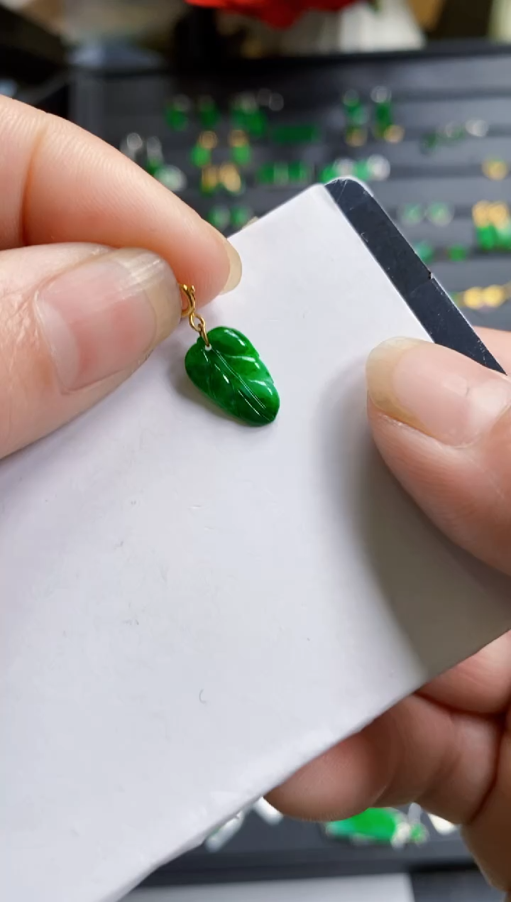 【闪购商品】翡翠颈饰18K金镶嵌吊坠
