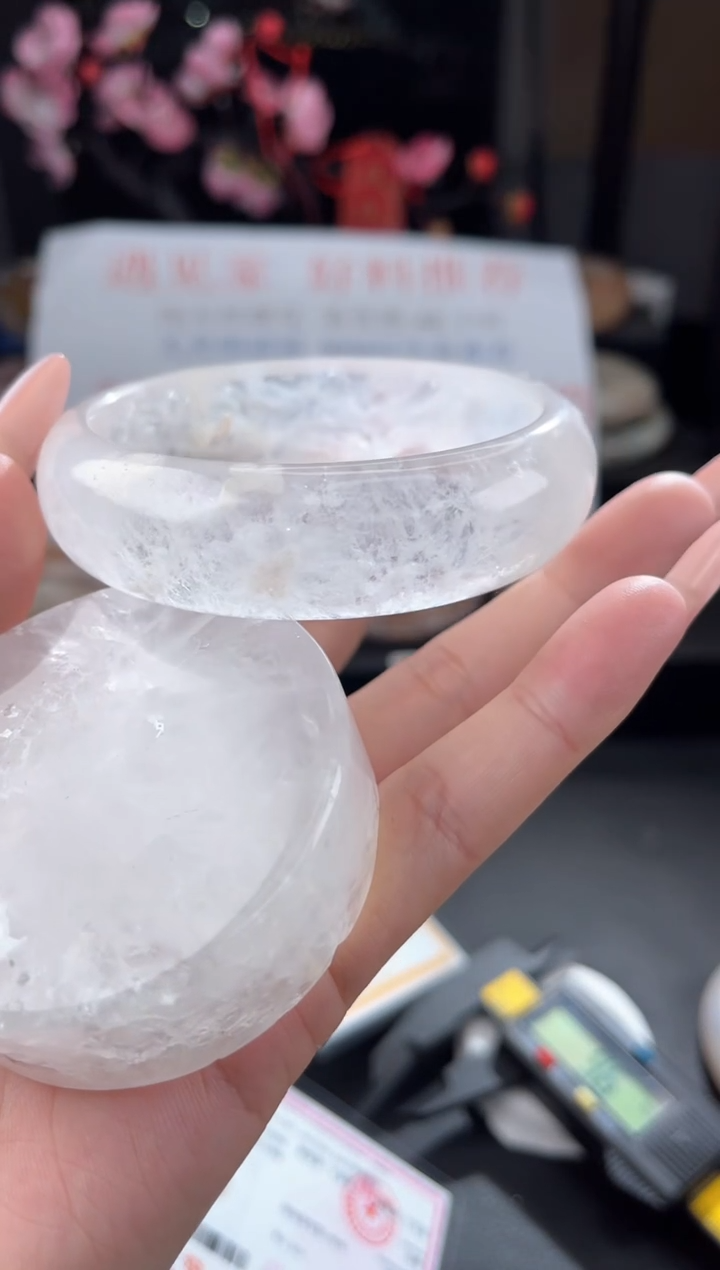【闪购商品】石英质玉手镯未镶嵌60