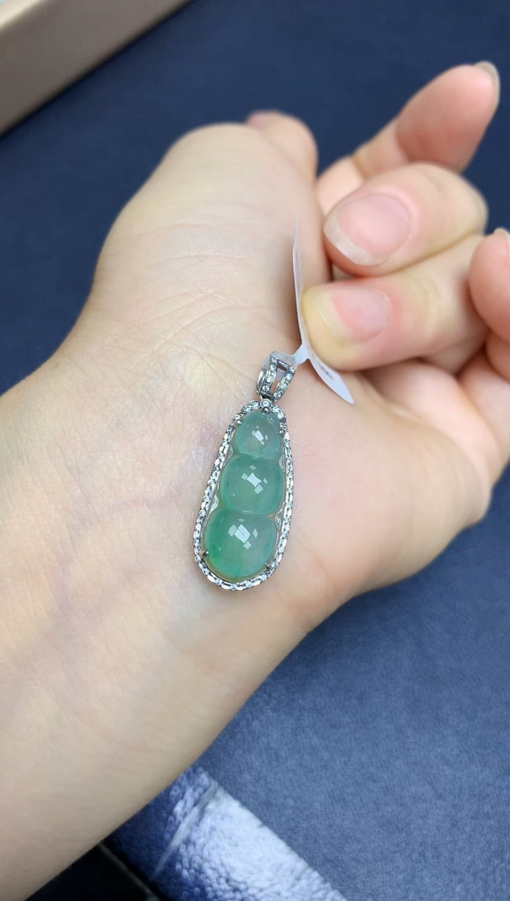 翡翠18K金镶嵌颈饰 天然翡翠A货