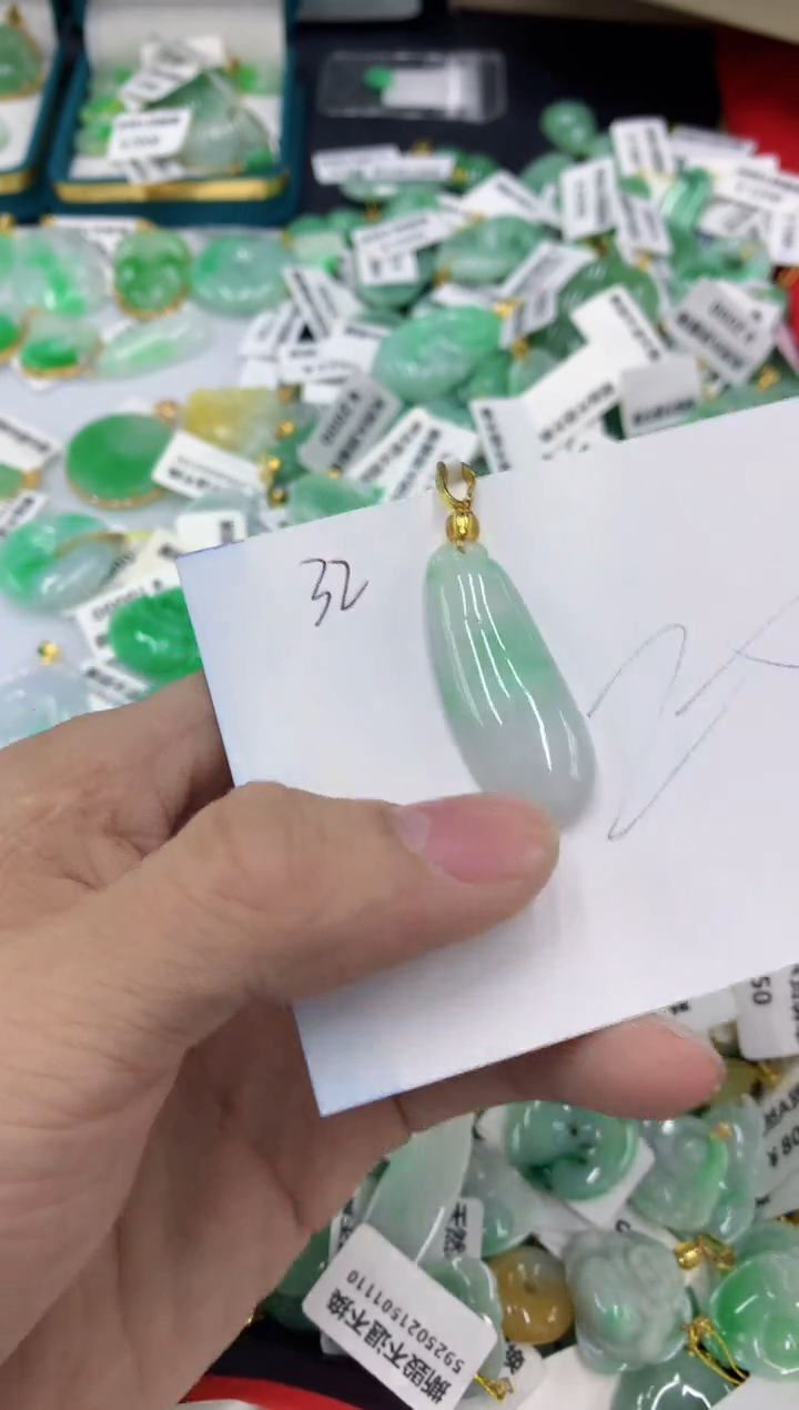 【闪购商品】翡翠颈饰未镶嵌1111111111