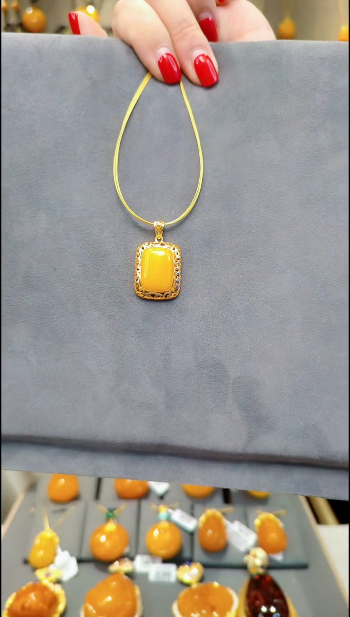 【闪购商品】蜜蜡颈饰银S925镀金镶嵌H969蜜蜡吊坠赠项圈