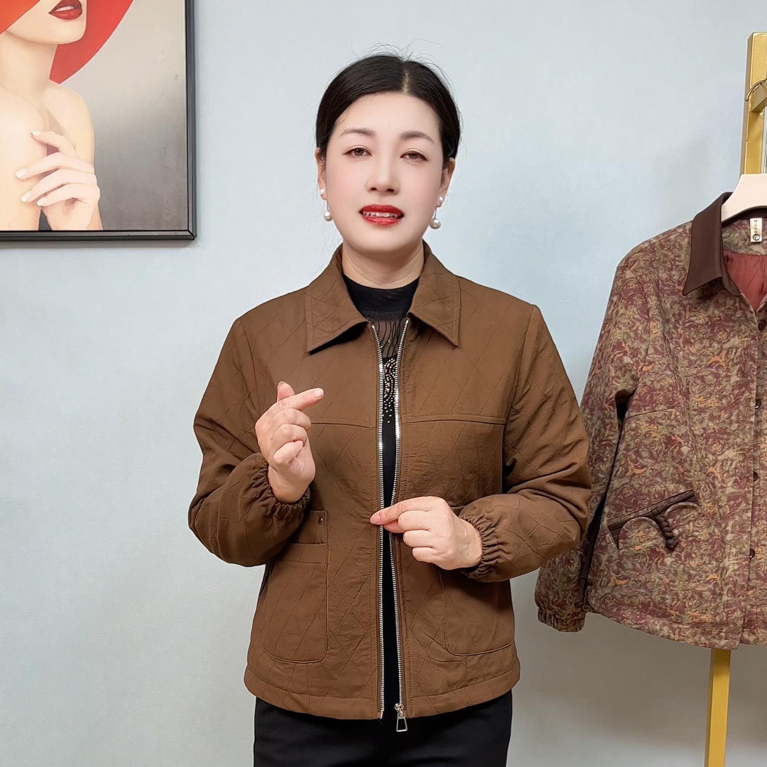 中老年女装春秋气质妈妈夹克休闲百搭加大加肥
