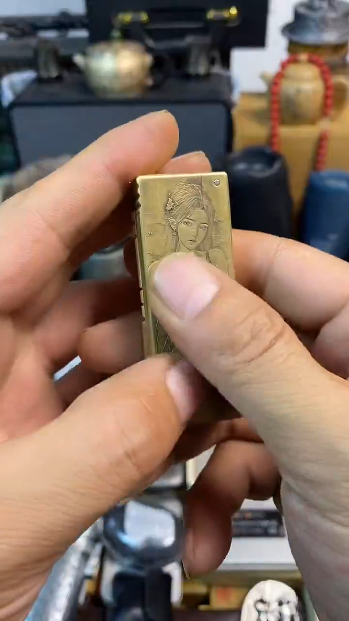 瓷片示闪购商品，如图所