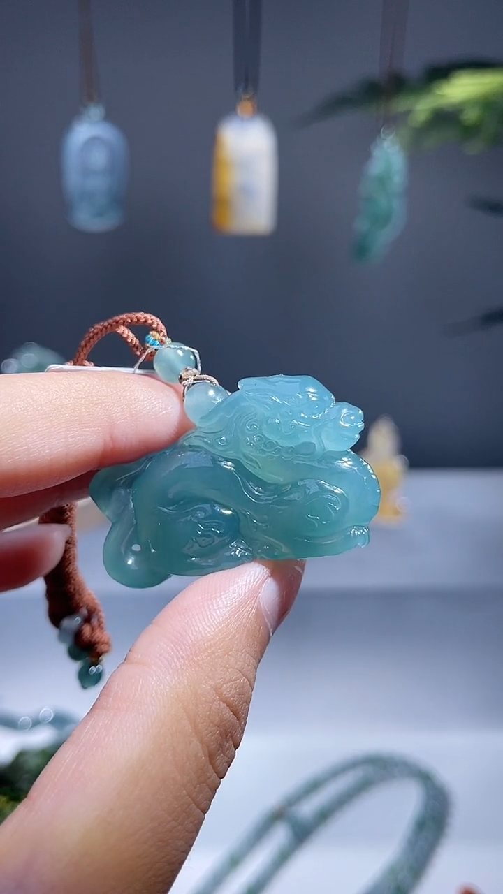 颈饰未镶嵌翡翠麒麟