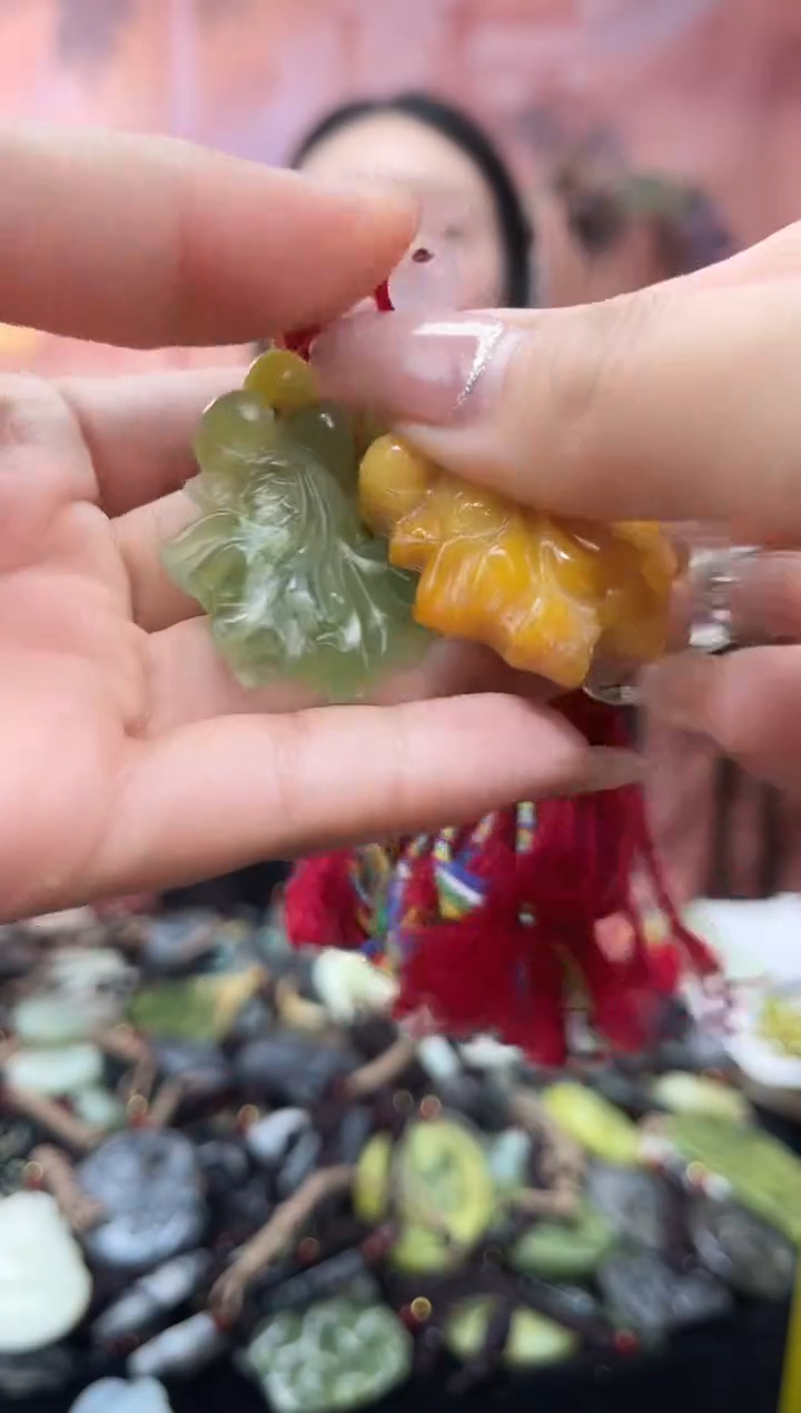 未镶嵌岫玉吊坠·