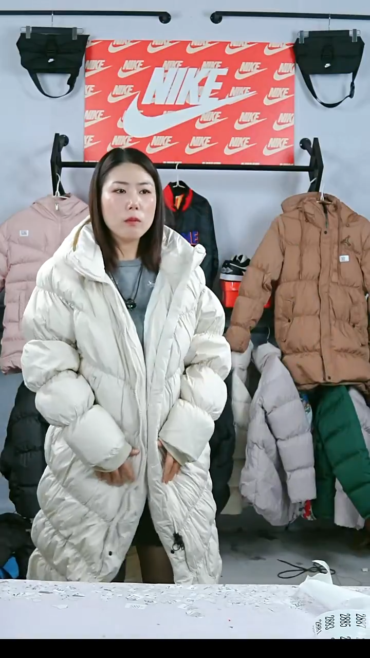 2895闪购编码运动衣以直播间过款为准尺码L