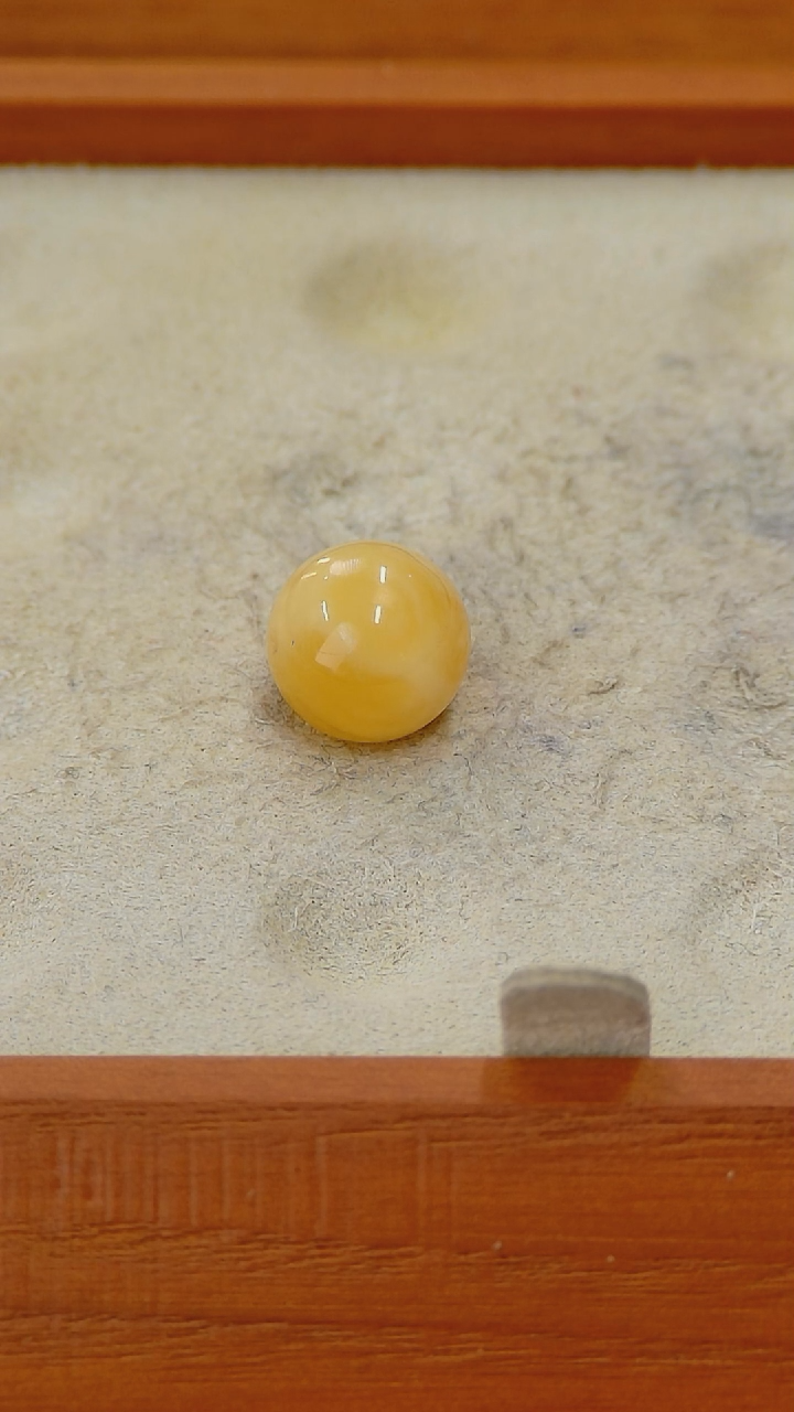 【闪购商品】蜜蜡裸石未镶嵌俄料圆珠10.9mm0.726克