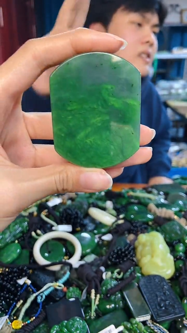 未镶嵌和田玉挂件1